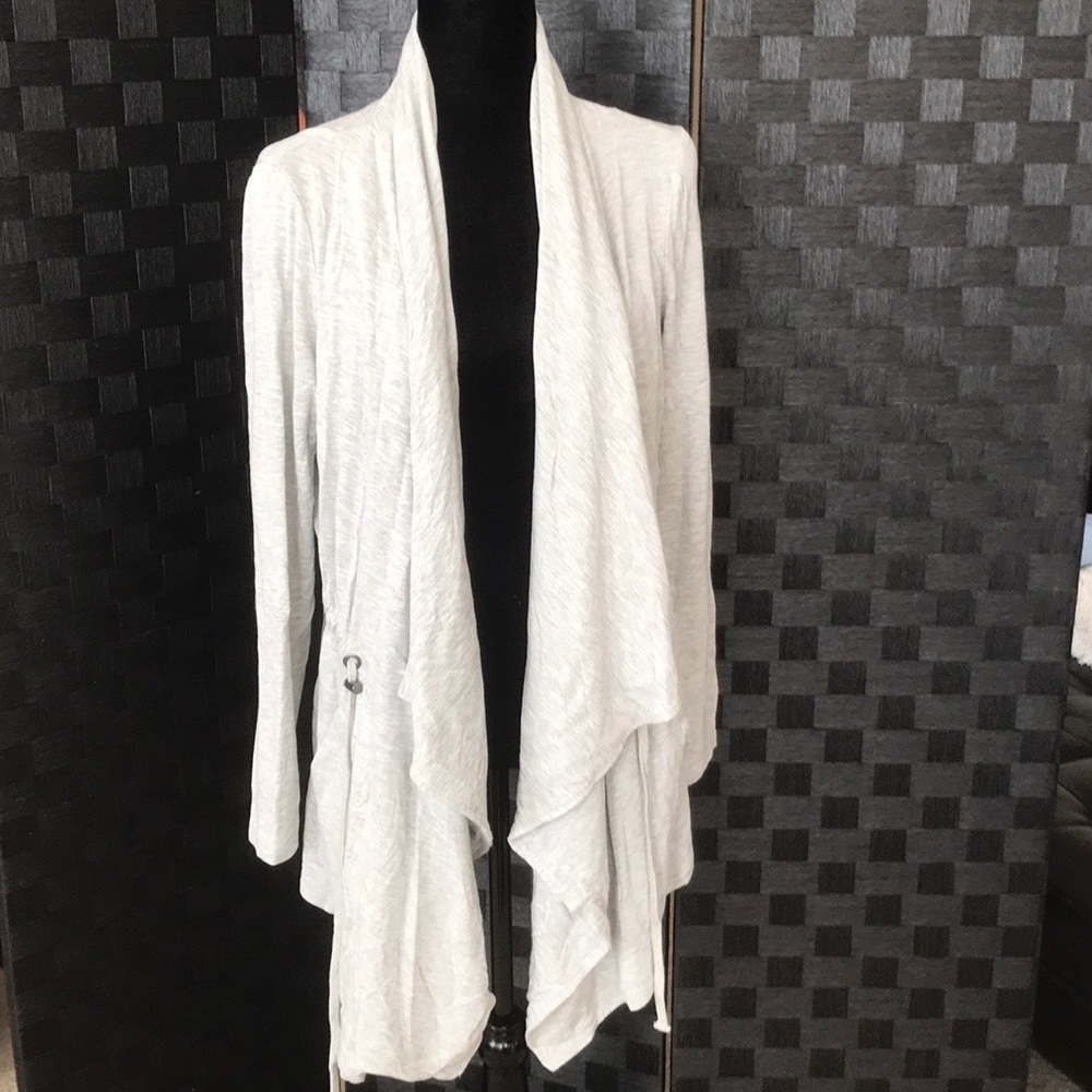 NEW⭐️G.H Bass & Co. Soft Grey Size M front tie Cardigan 🩶